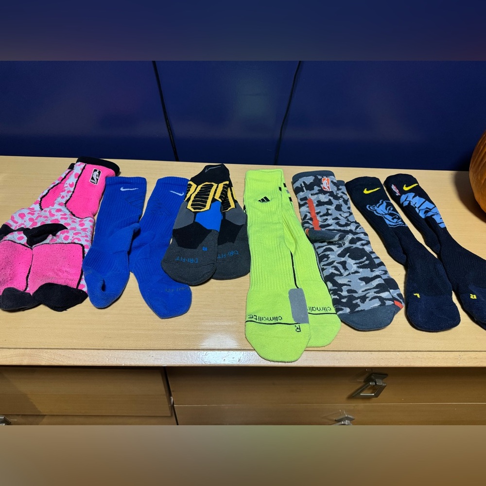 Lot of 6 Athletic Socks #2